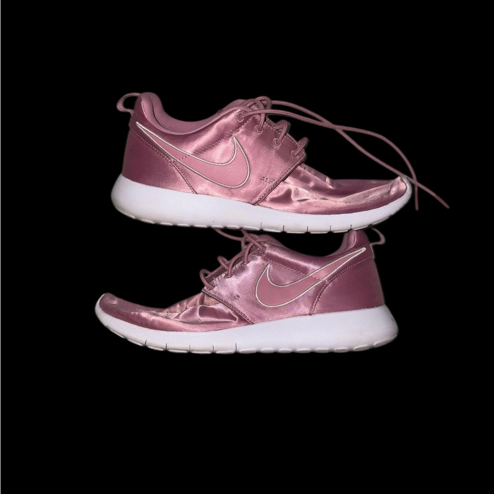 Nike Roshe Run Satin Pink Sneakers Women’s 8.5 Youth 7Y